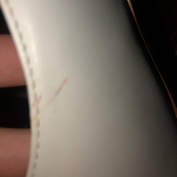 Gold detailed white shoes - Picture 4 of 10